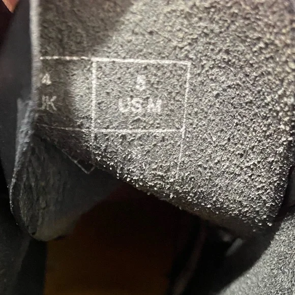 Dr Martens Modern Classics Smooth 1460 8-Eye Boots - Picture 10 of 10